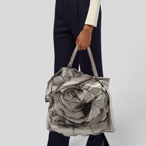 Pre-loved - Valentino Shoulder Bag Garavani Petale Rose XL Bag